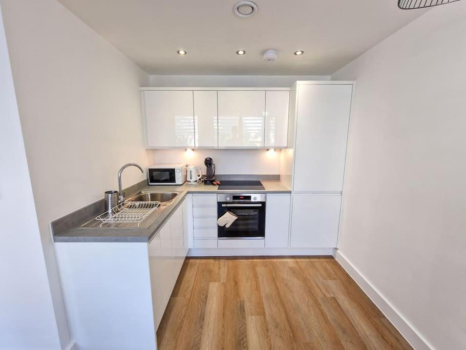 Free Parking: Old Trafford Apartment Manchester Exterior foto