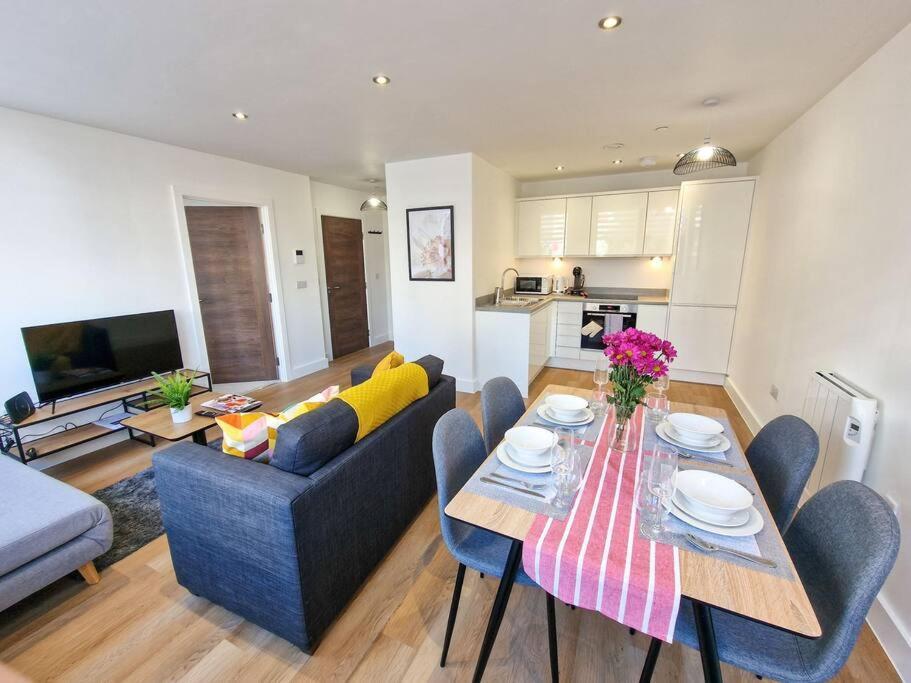 Free Parking: Old Trafford Apartment Manchester Exterior foto