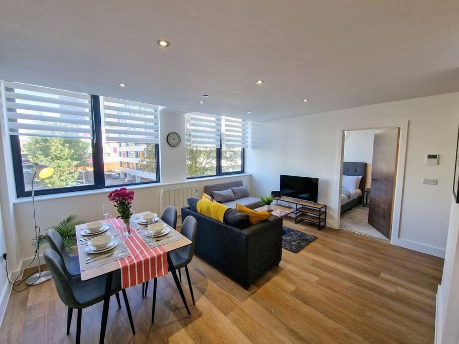 Free Parking: Old Trafford Apartment Manchester Exterior foto